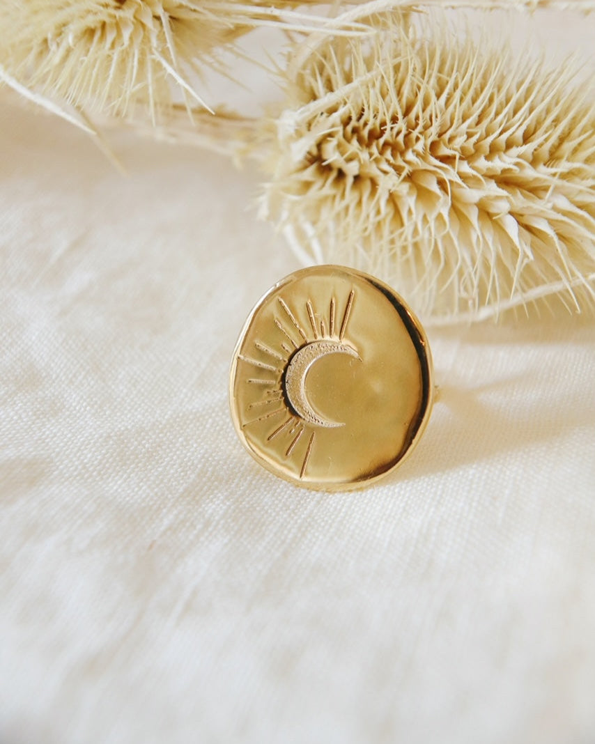 Nocturne Gold Crescent Moon Ring