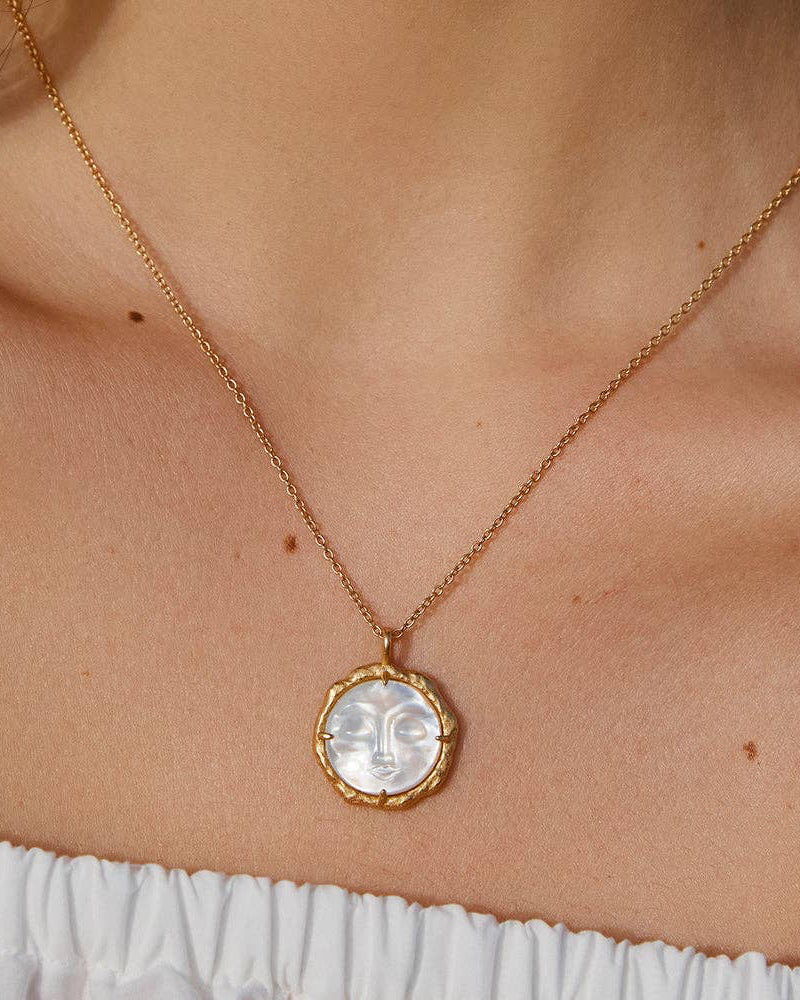 Hëna Necklace