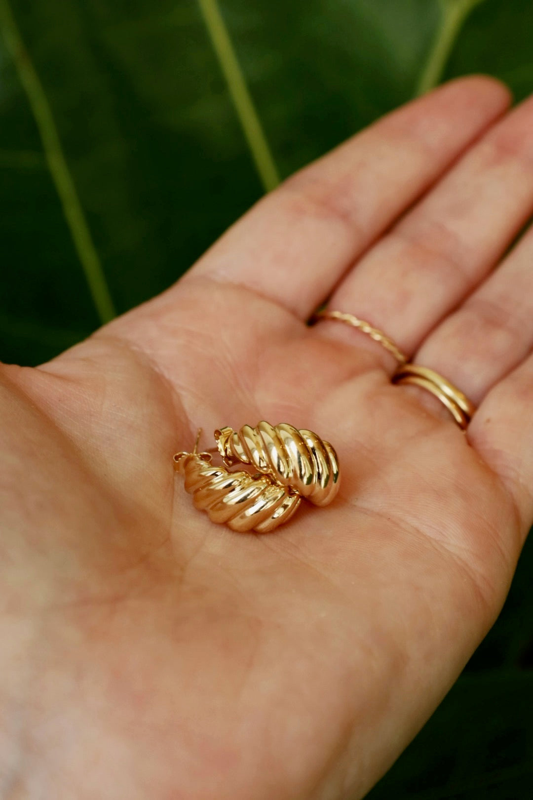 Large Croissant Stud Earring (single)