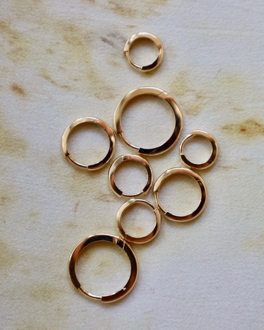Huggie Earring (single)