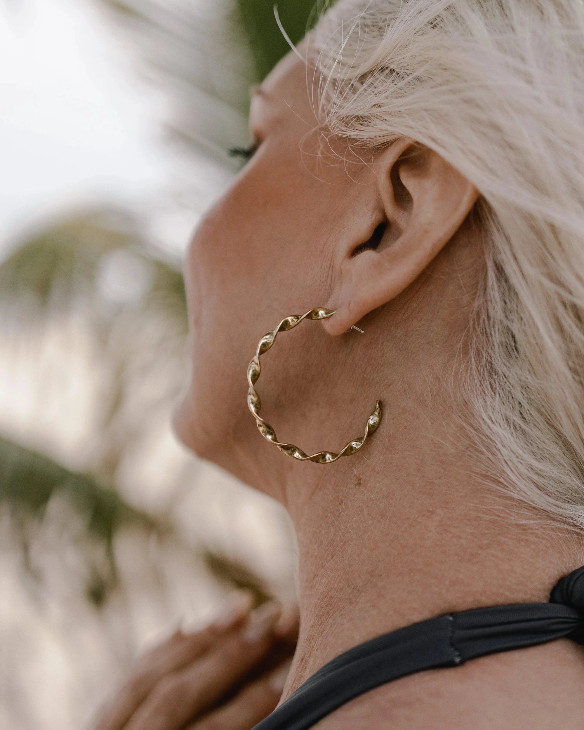 Thin Twisted Hoops