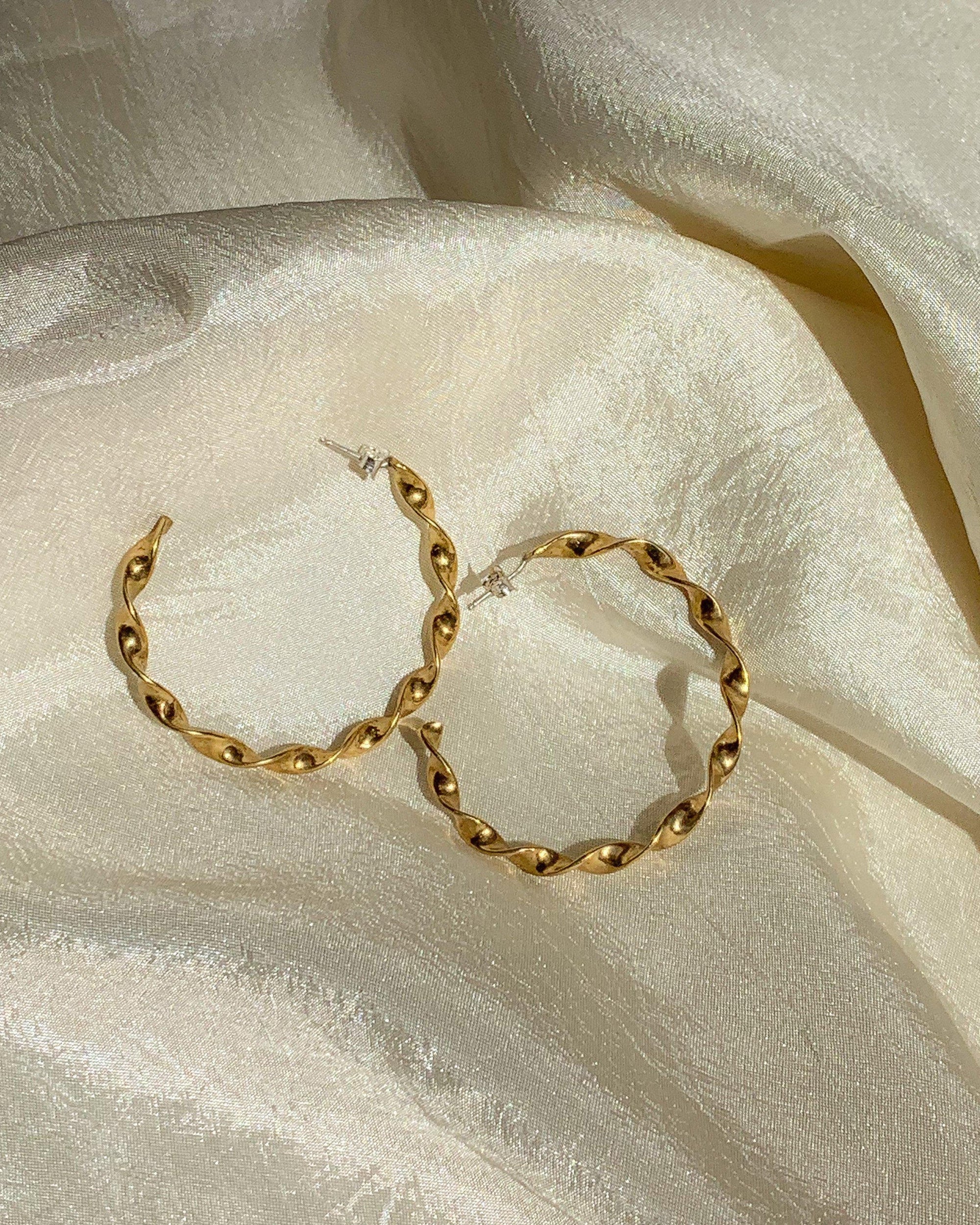 Thin Twisted Hoops