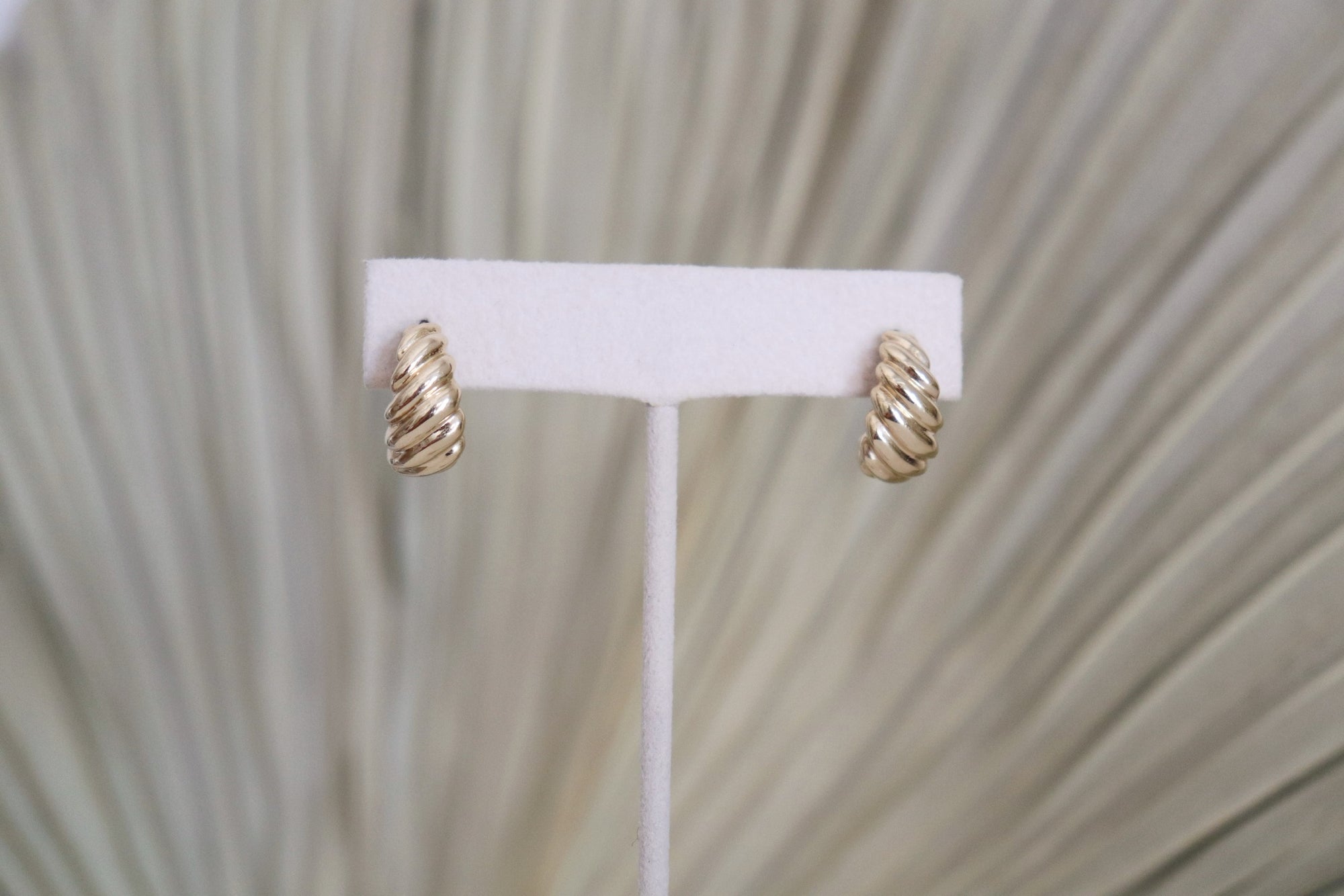 Large Croissant Stud Earring (single)