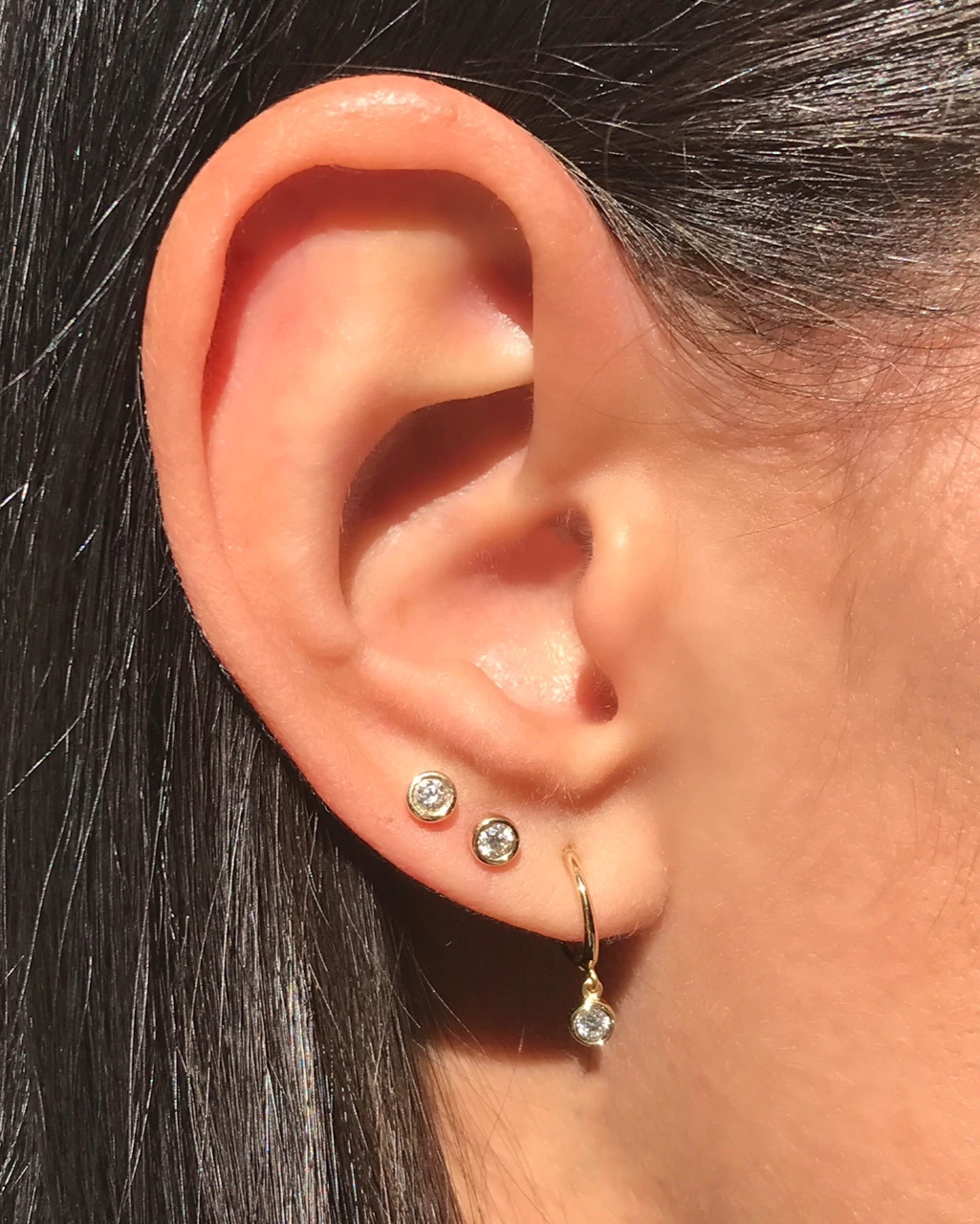 Bezel Diamond Stud Earring (single)