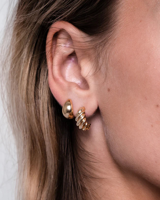 Small Croissant Stud (single)