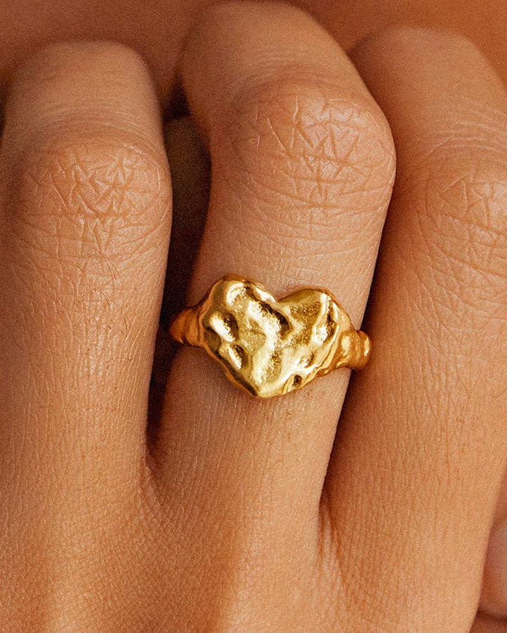 Livia Heart Ring