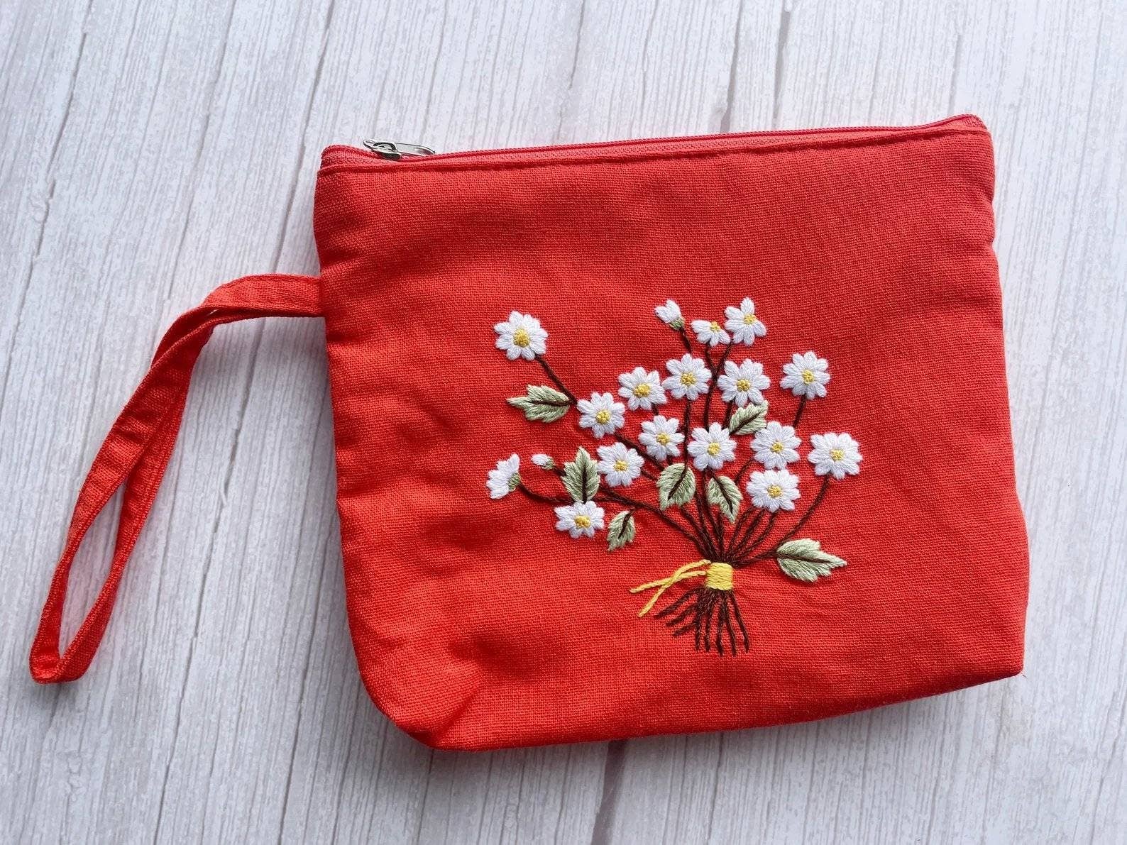 Flower Embroidered Cosmetics Bag, Collection Madeline✅
