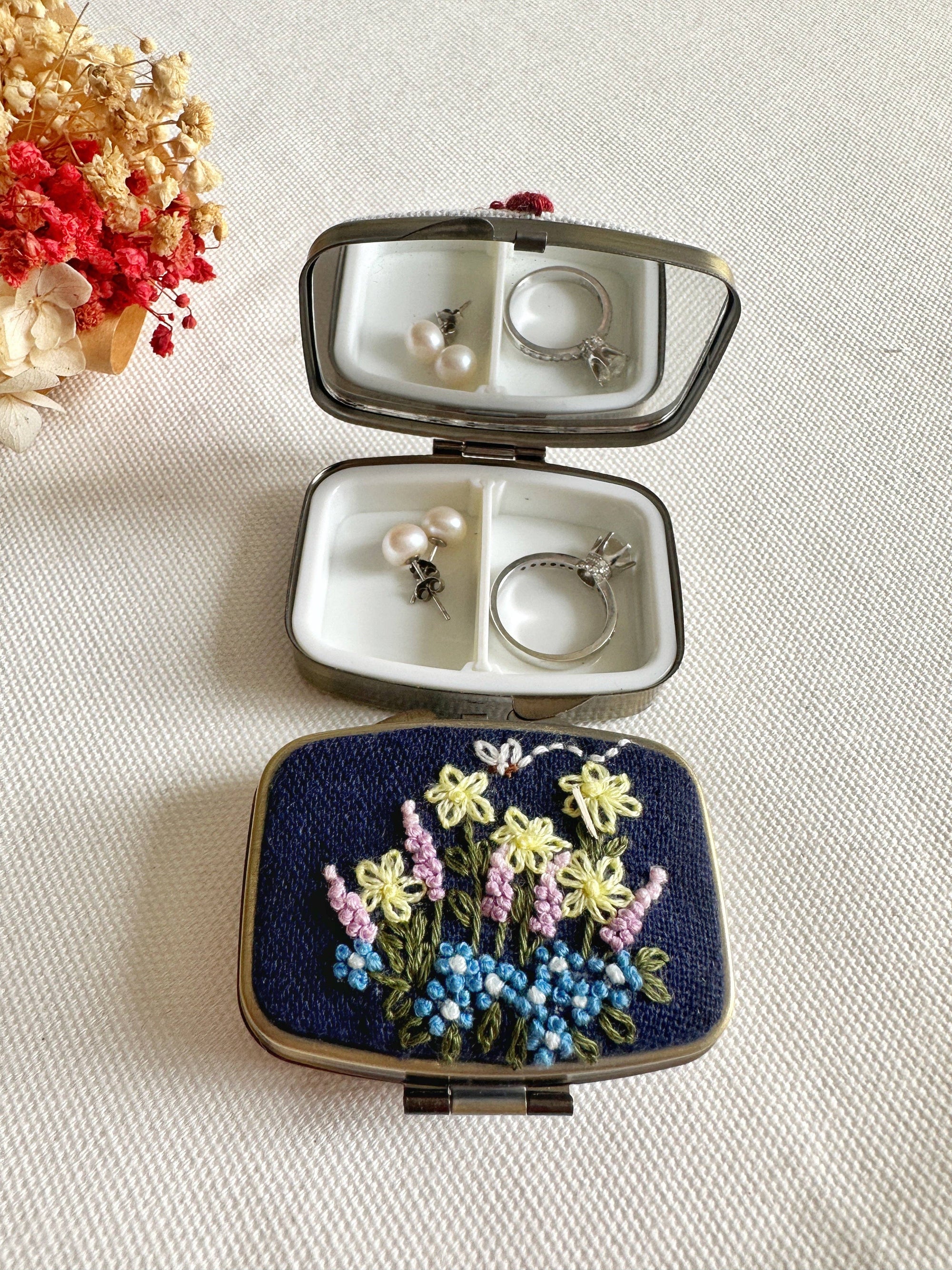 Floral Embroidered Rectangle Mini Jewelry Box With Mirror ✅