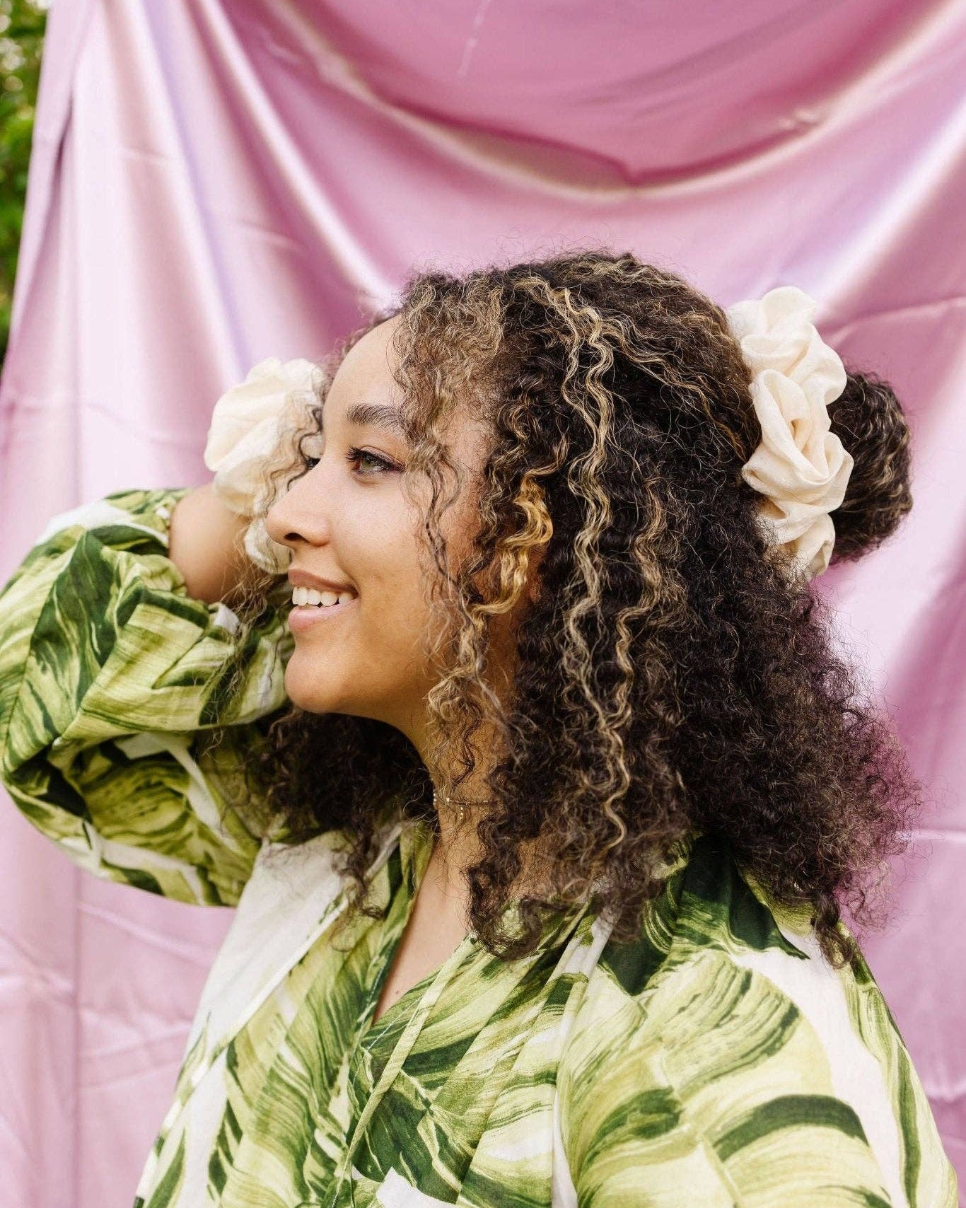 Pearl Jumbo Scrunchie