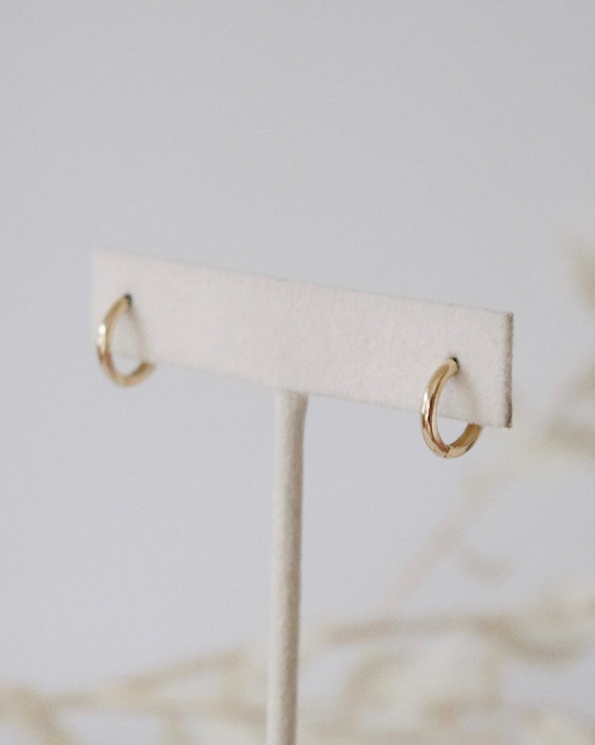 Huggie Earring (single)