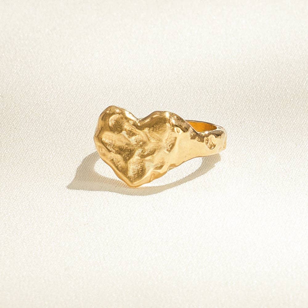 Livia Heart Ring