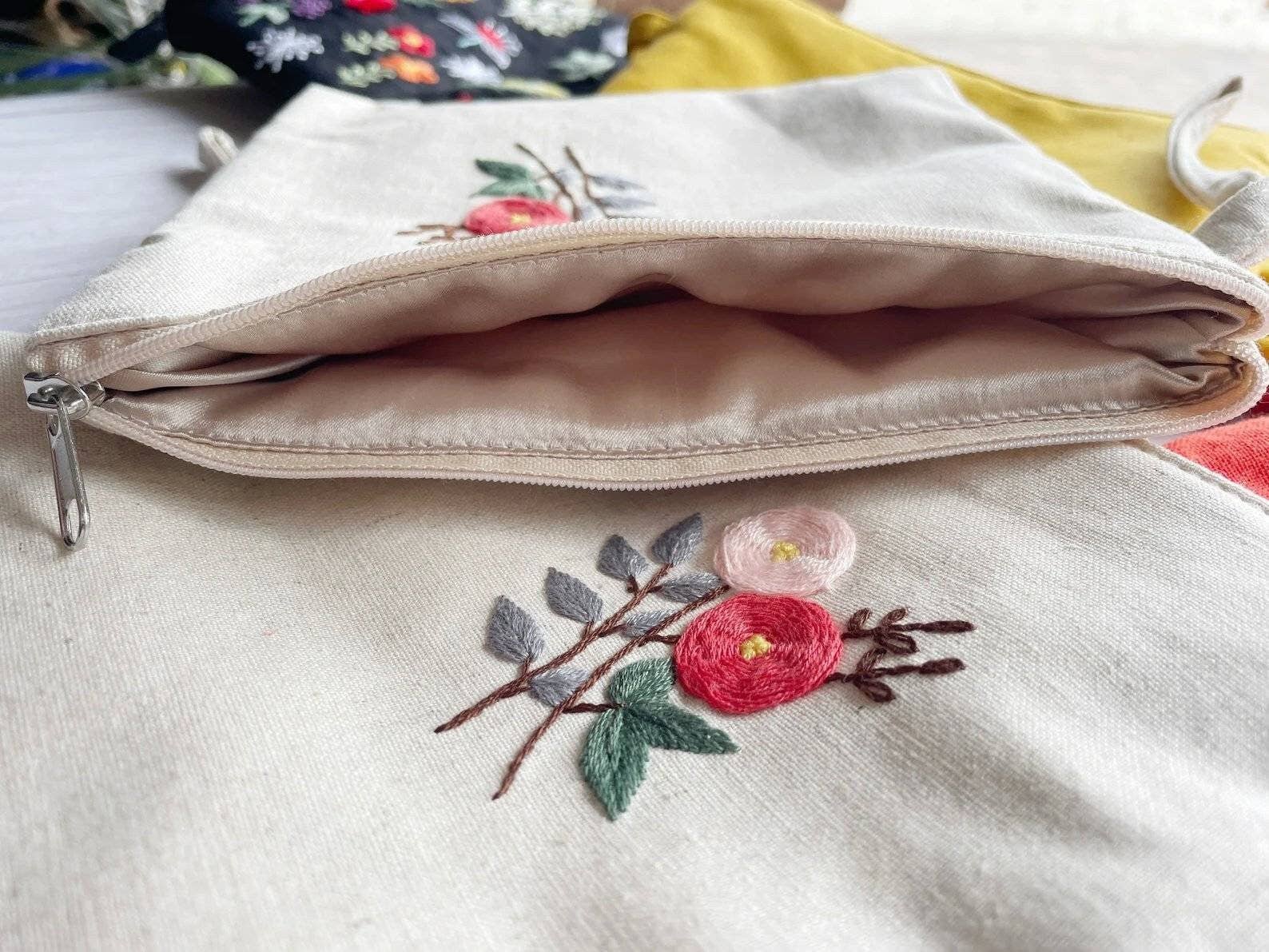 Flower Embroidered Cosmetics Bag, Collection Madeline✅