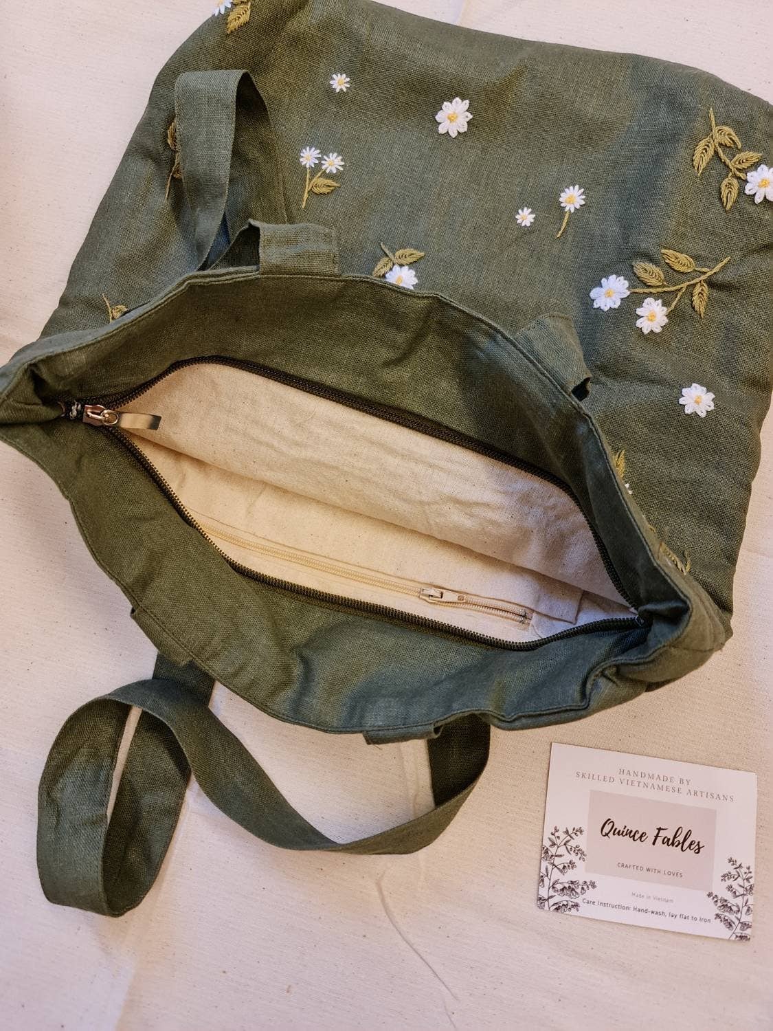 Small Daisies Embroidery Linen Tote Bag✅