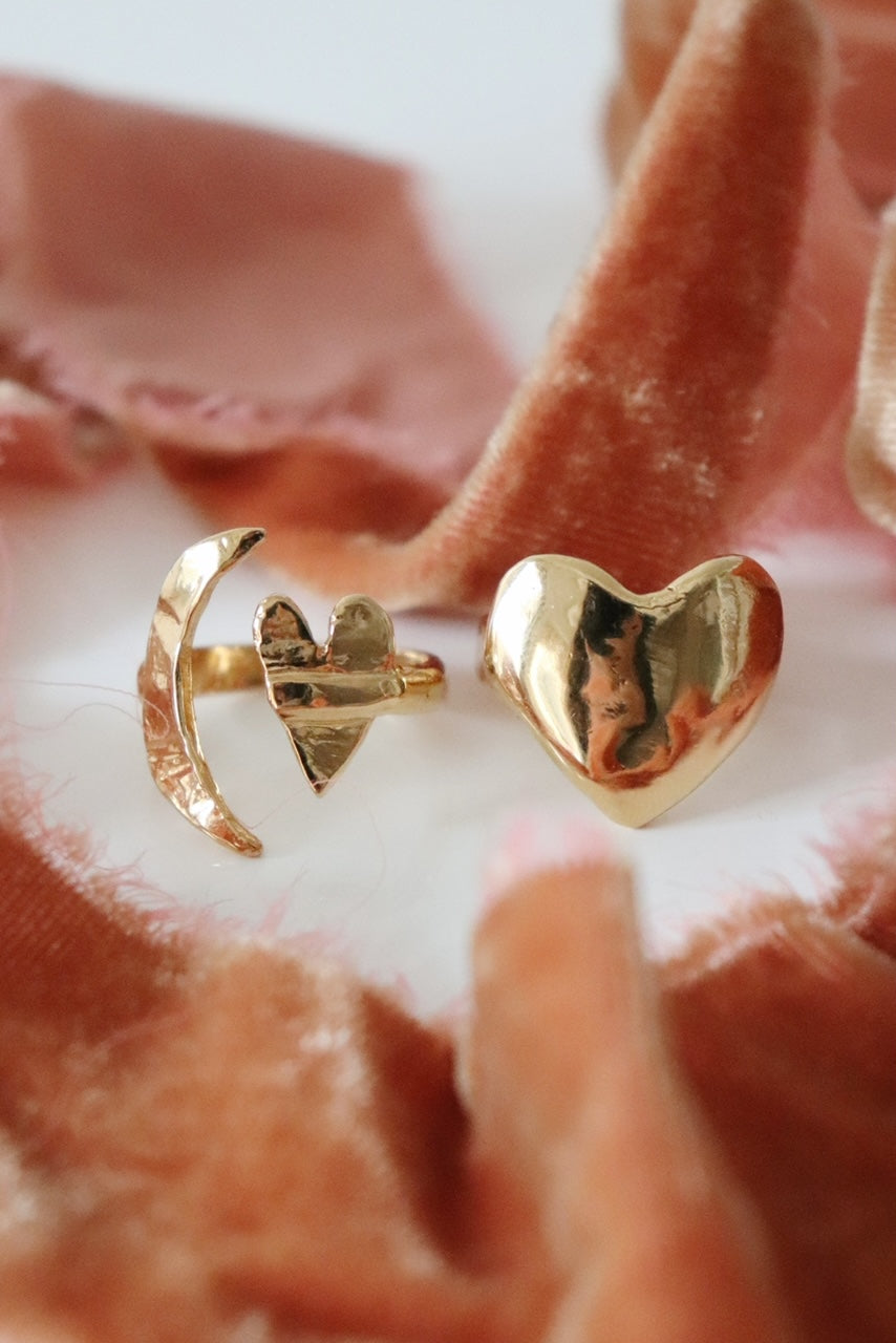Eros Gold Heart Signet Ring