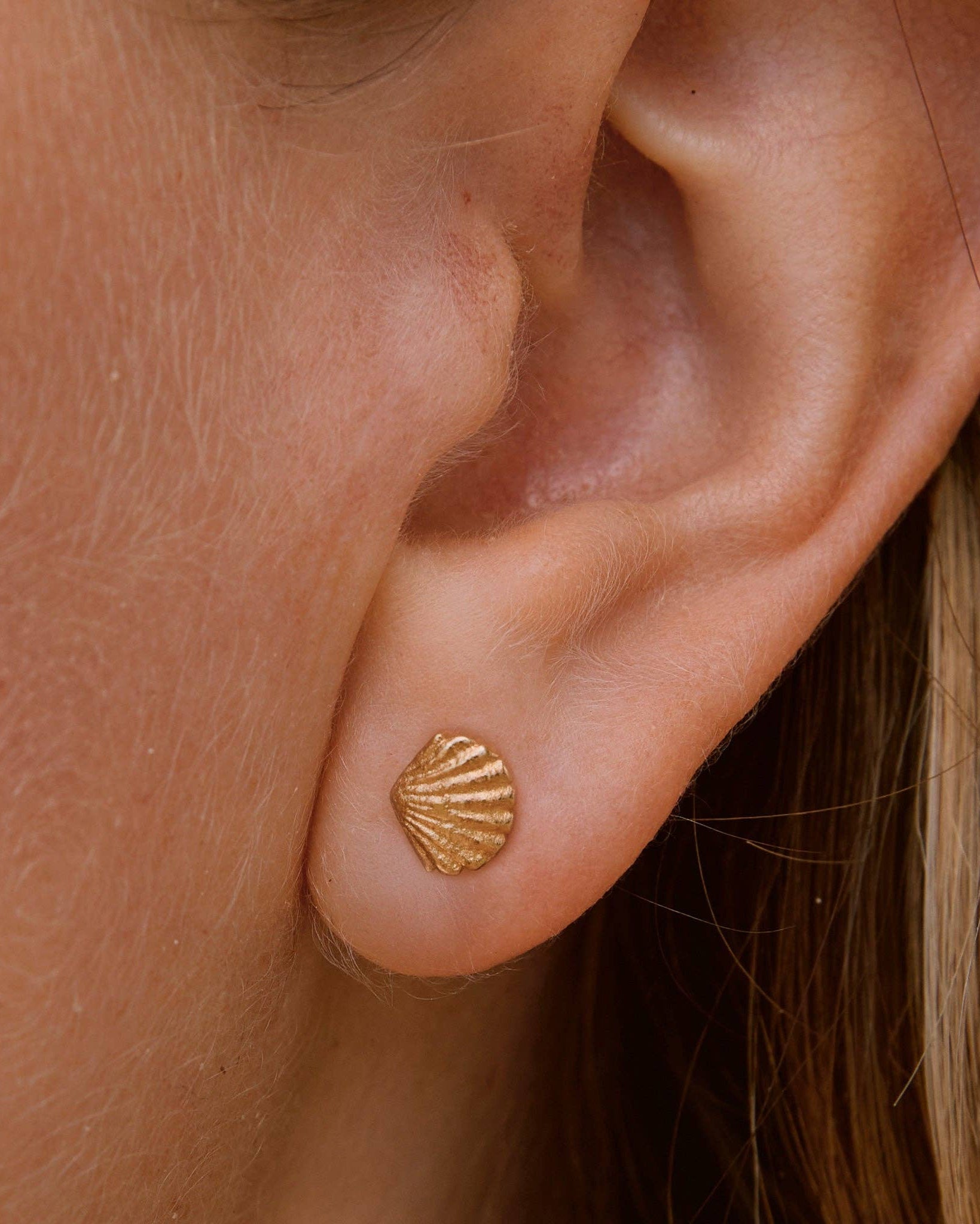 Almé Stud Earrings