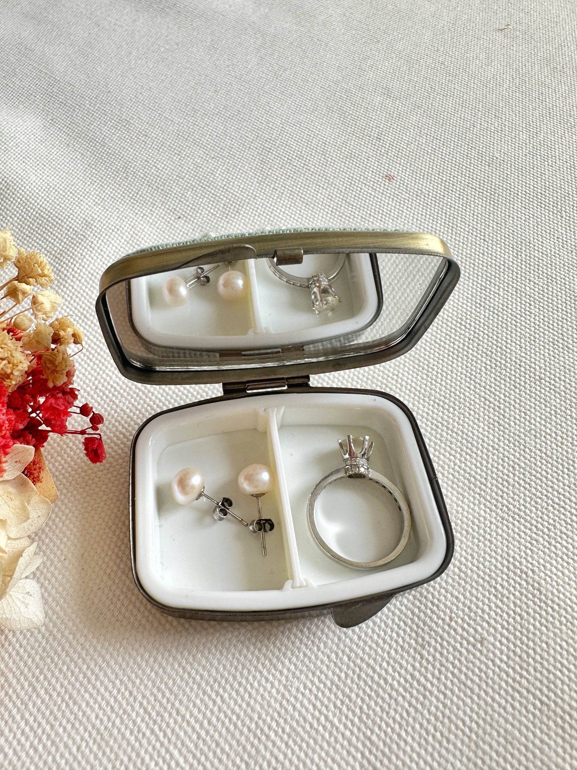 Floral Embroidered Rectangle Mini Jewelry Box With Mirror ✅