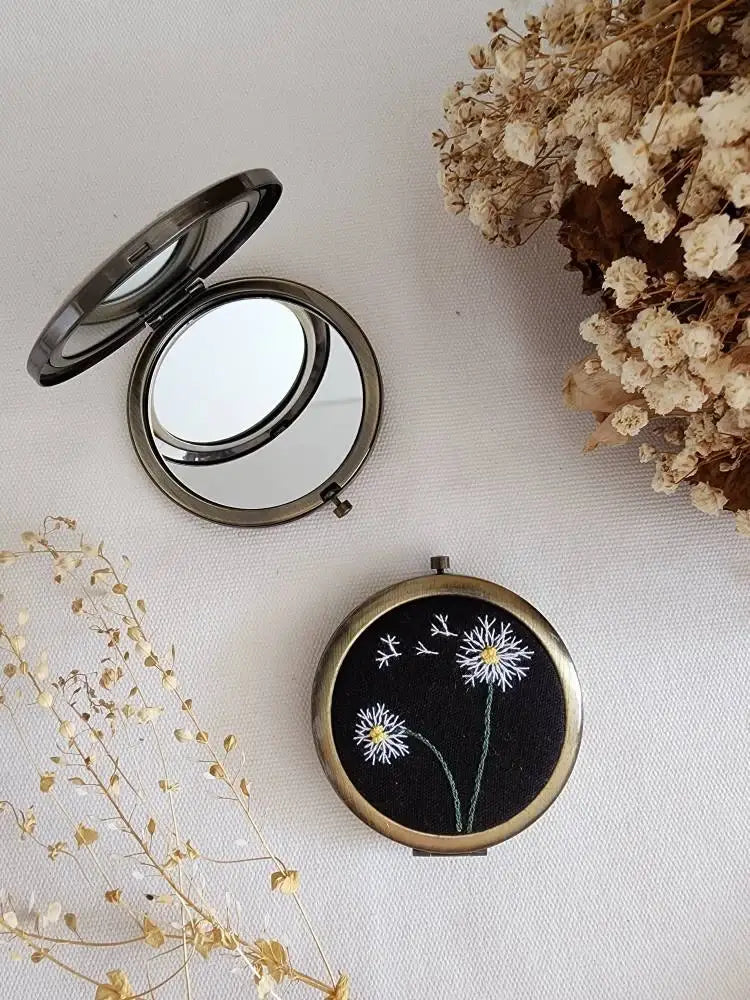 Floral Embroidered Compact Mirror, Collection Sophia ✅