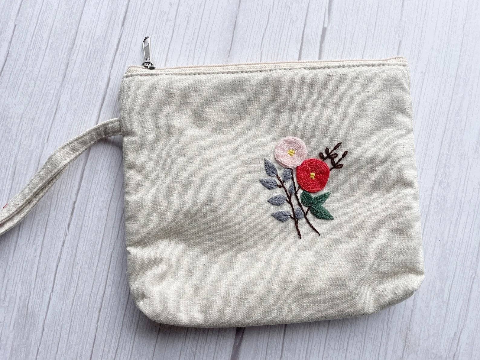 Flower Embroidered Cosmetics Bag, Collection Madeline✅