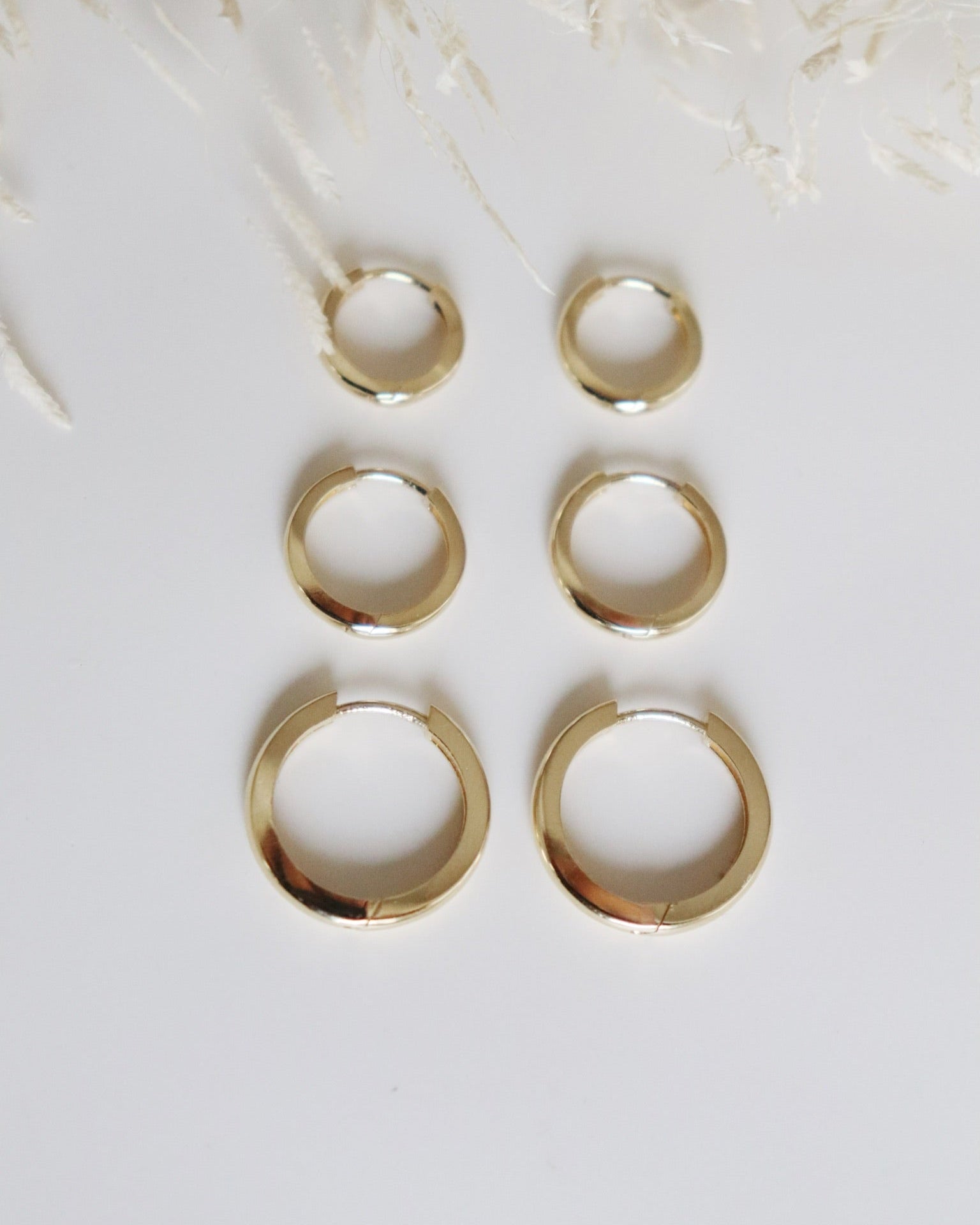 Huggie Earring (single)