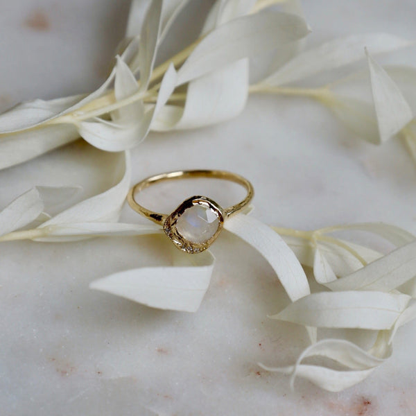 Mini Cove Moonstone Ring