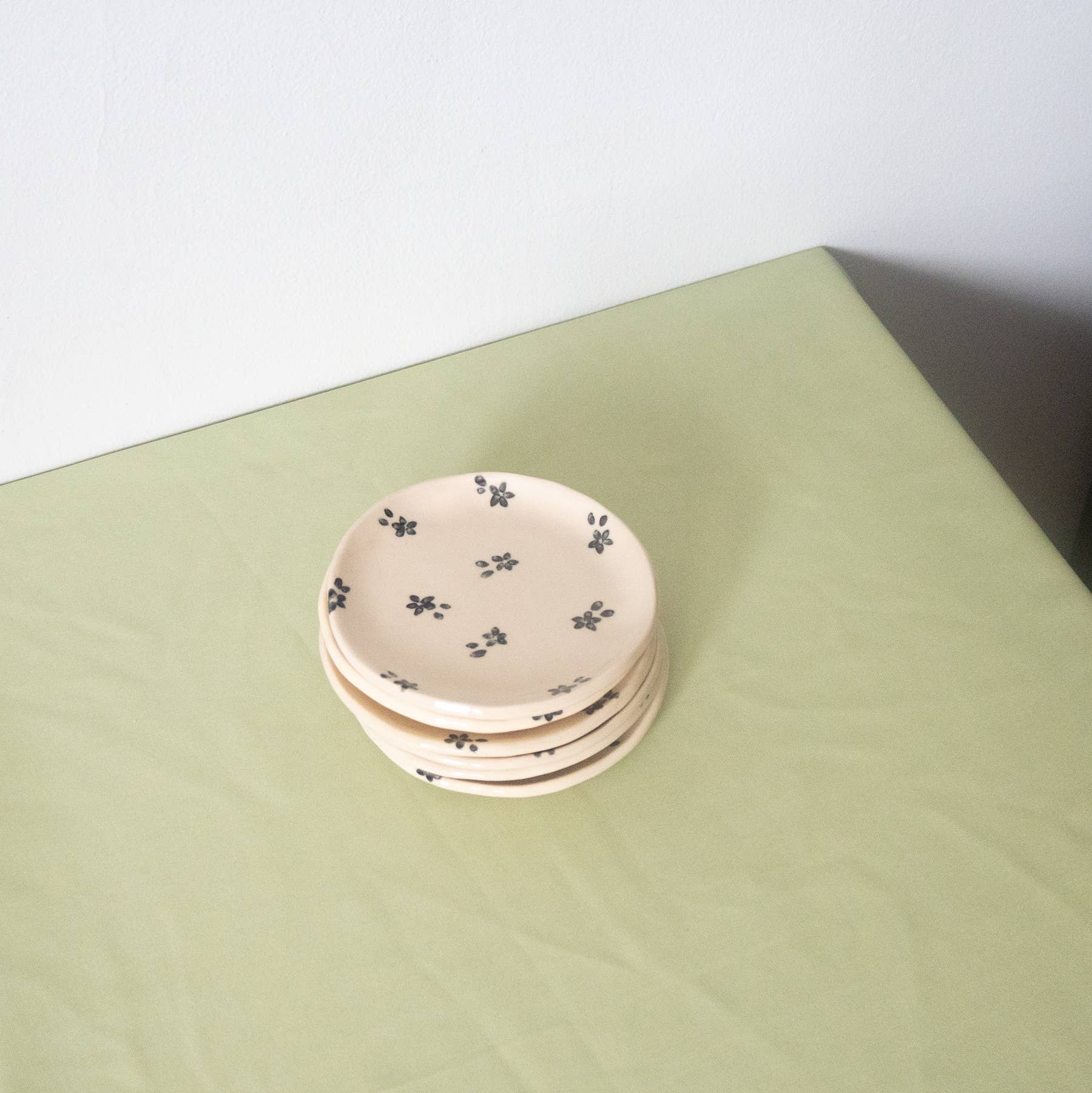 Black Forget Me Not Catchall Plate