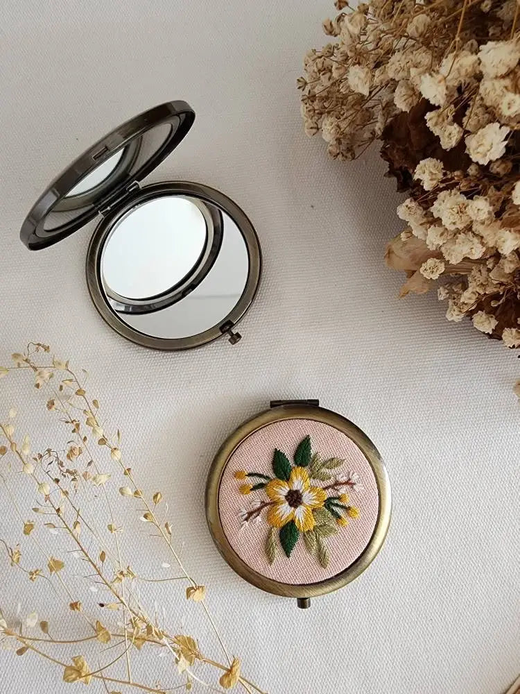 Floral Embroidered Compact Mirror, Collection Sophia ✅