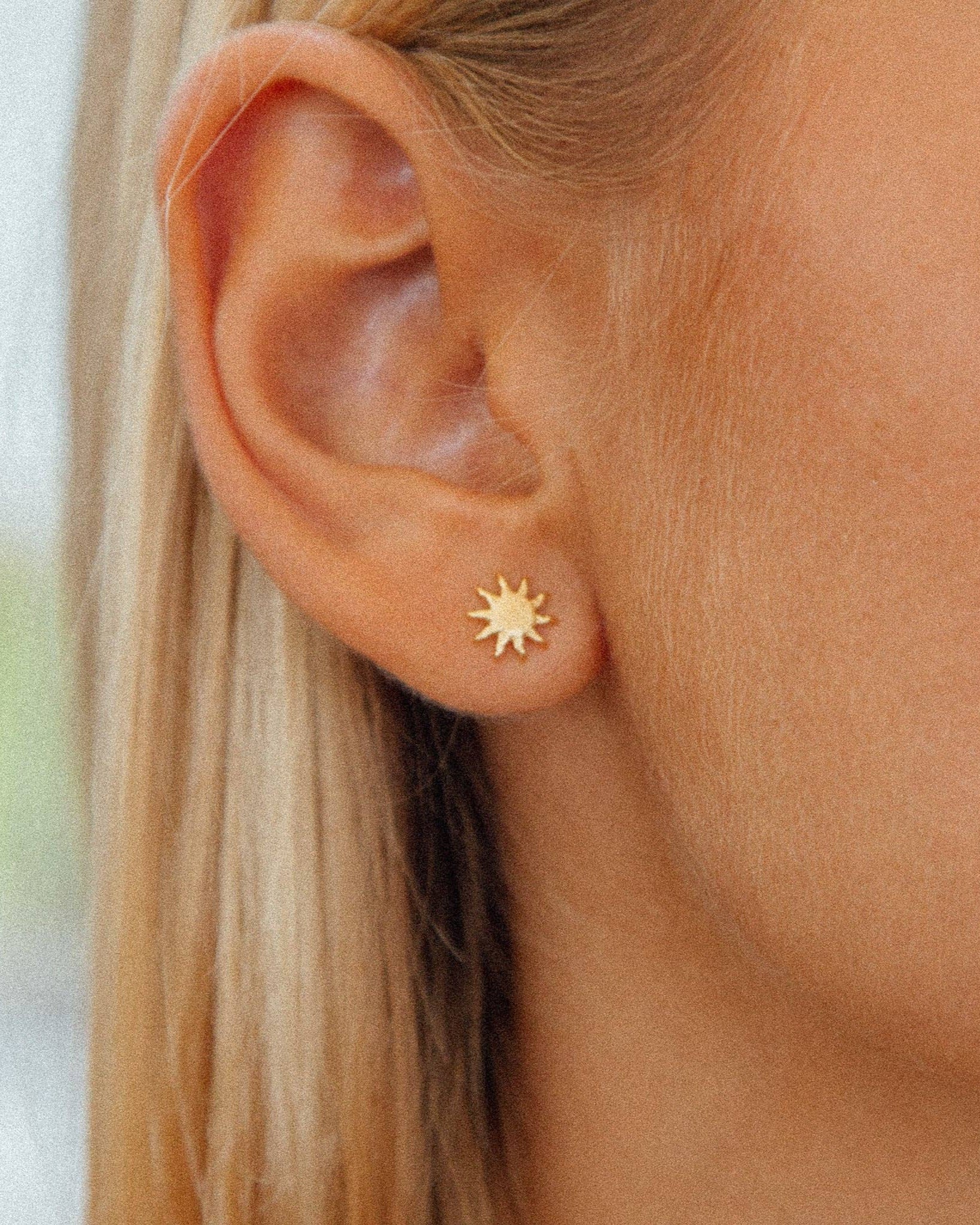 Cala Stud Earrings