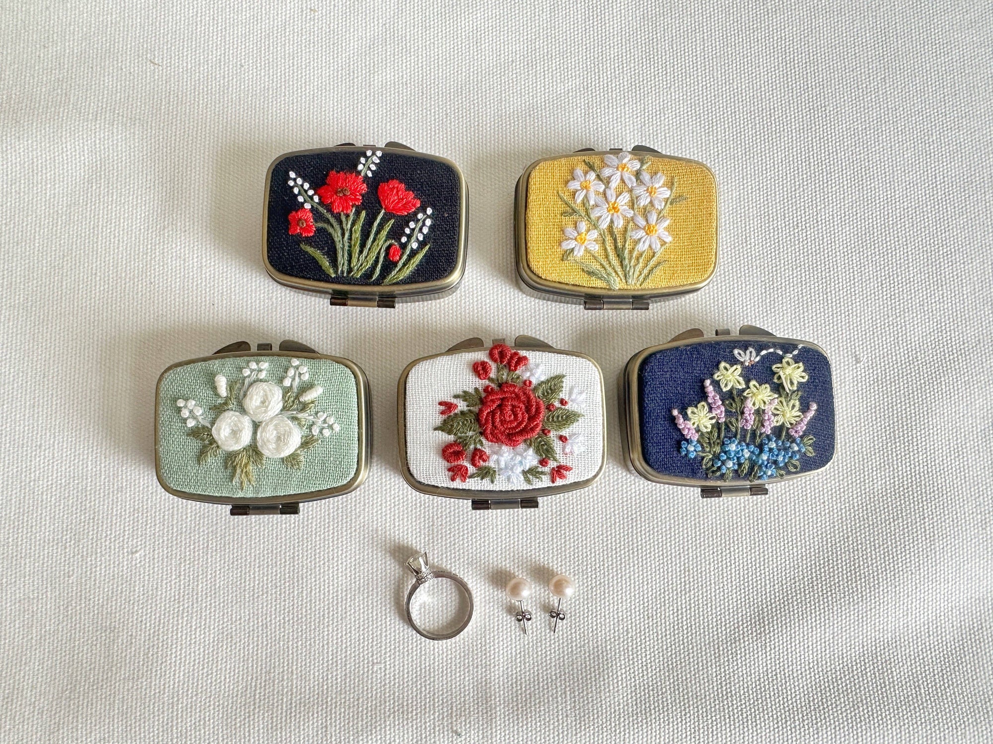 Floral Embroidered Rectangle Mini Jewelry Box With Mirror ✅