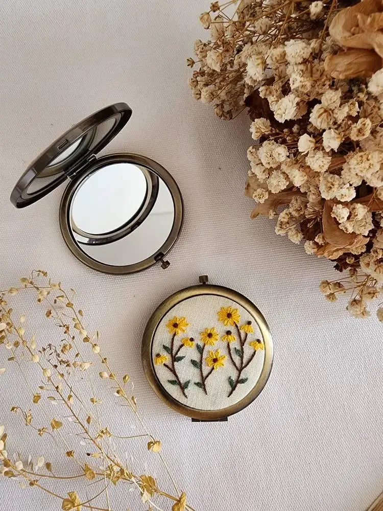 Floral Embroidered Compact Mirror, Collection Sophia ✅