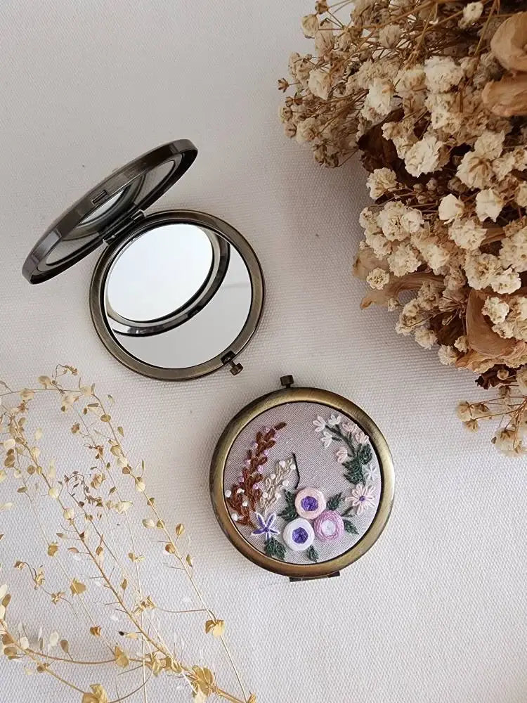 Floral Embroidered Compact Mirror, Collection Sophia ✅