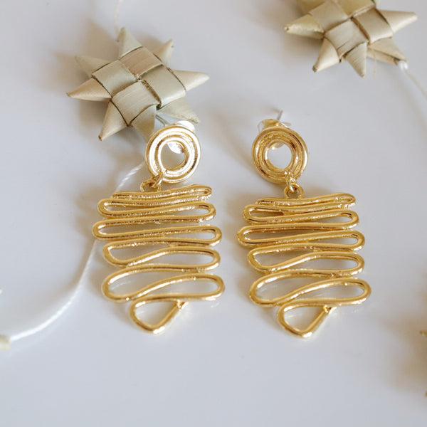 Chic, uber elegant, gold-plated Victorian drop earrings – Lai
